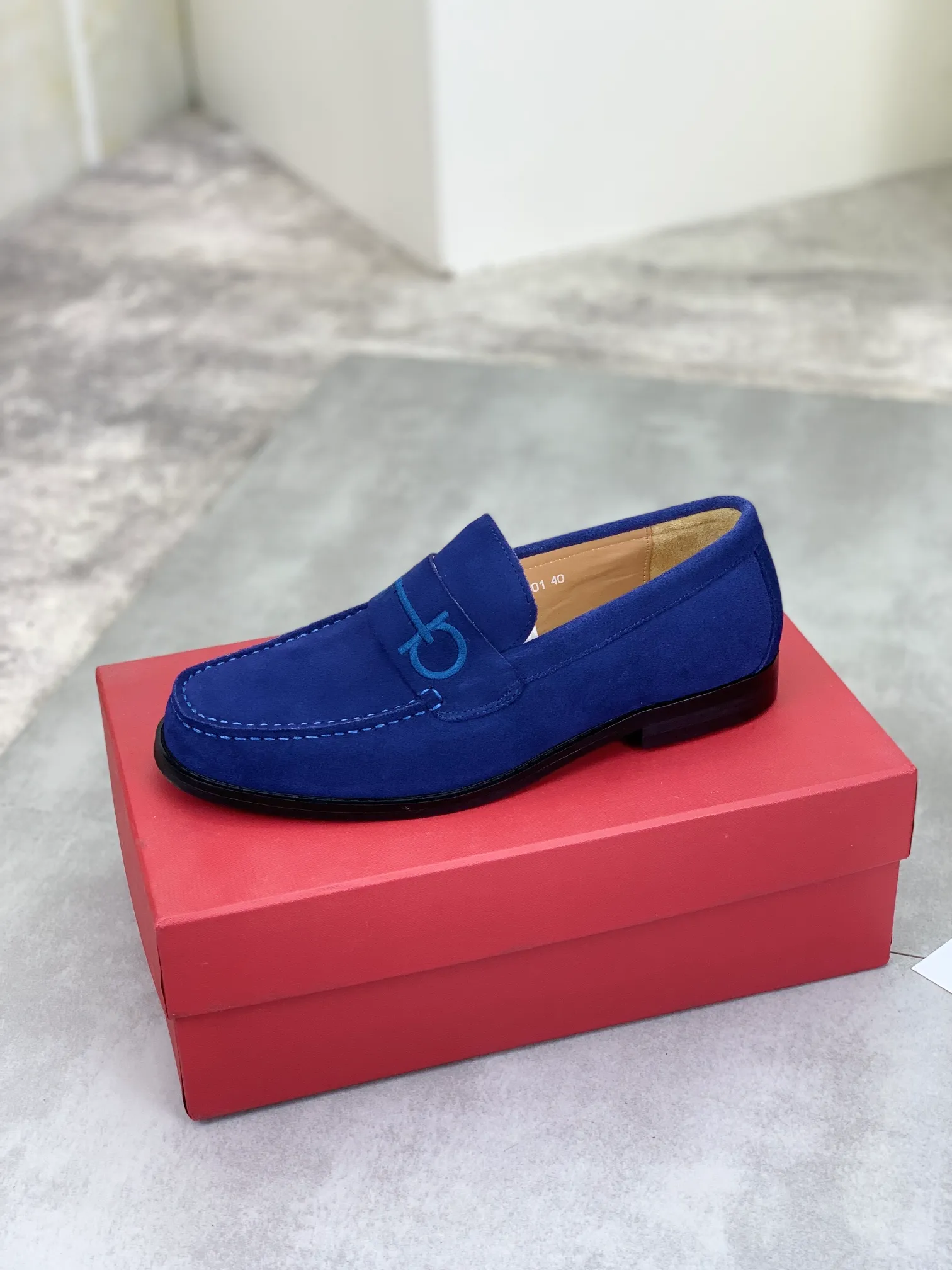 Men's Men's Shoes 💰P460💰[New Style] Water-dyed Niuli 🆘[Salvatore Ferragamo] Ferragamo's latest casual business leather shoes for men! Available at counters simultaneously! The fabric is made of specially imported original calfskin, the lining is made of imported water-dyed cowhide, and the original combination outsole is absolutely luxurious and leads the fashion trend. Matching code: 38-45; 5️⃣ colors available